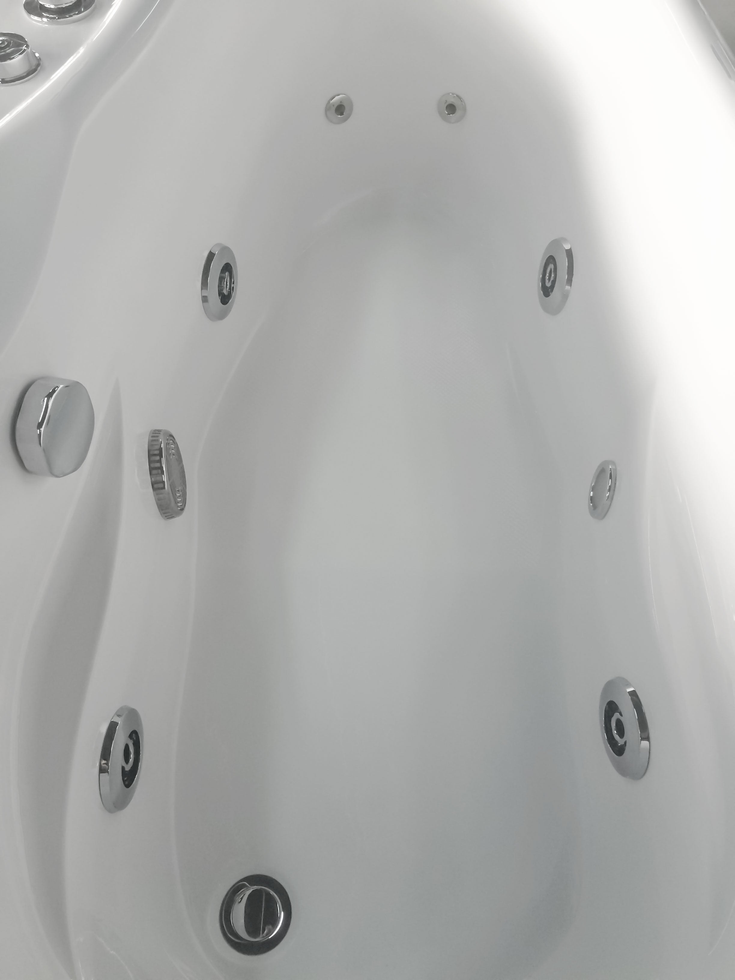 57 Inch White Acrylic Jetted Whirlpool Bathtub With Fixtures EAGO (AM175-R)