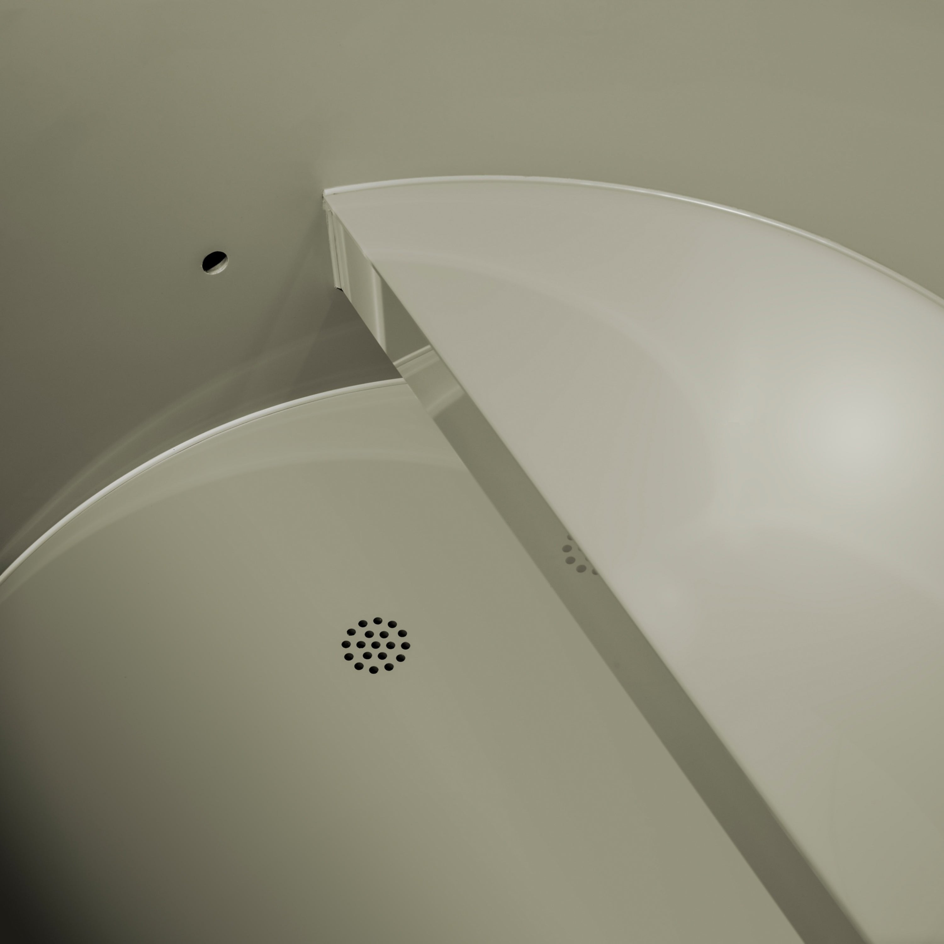 Dynamic Cold Therapy Barrel Cold Plunge with Chiller